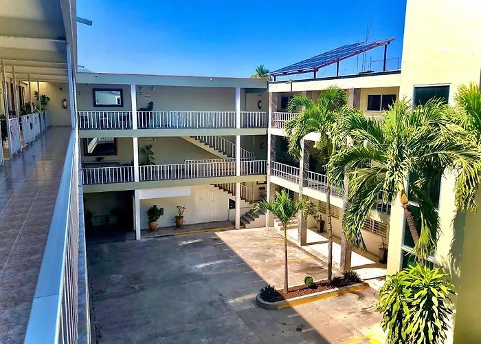 Hotel Del Camino Real
