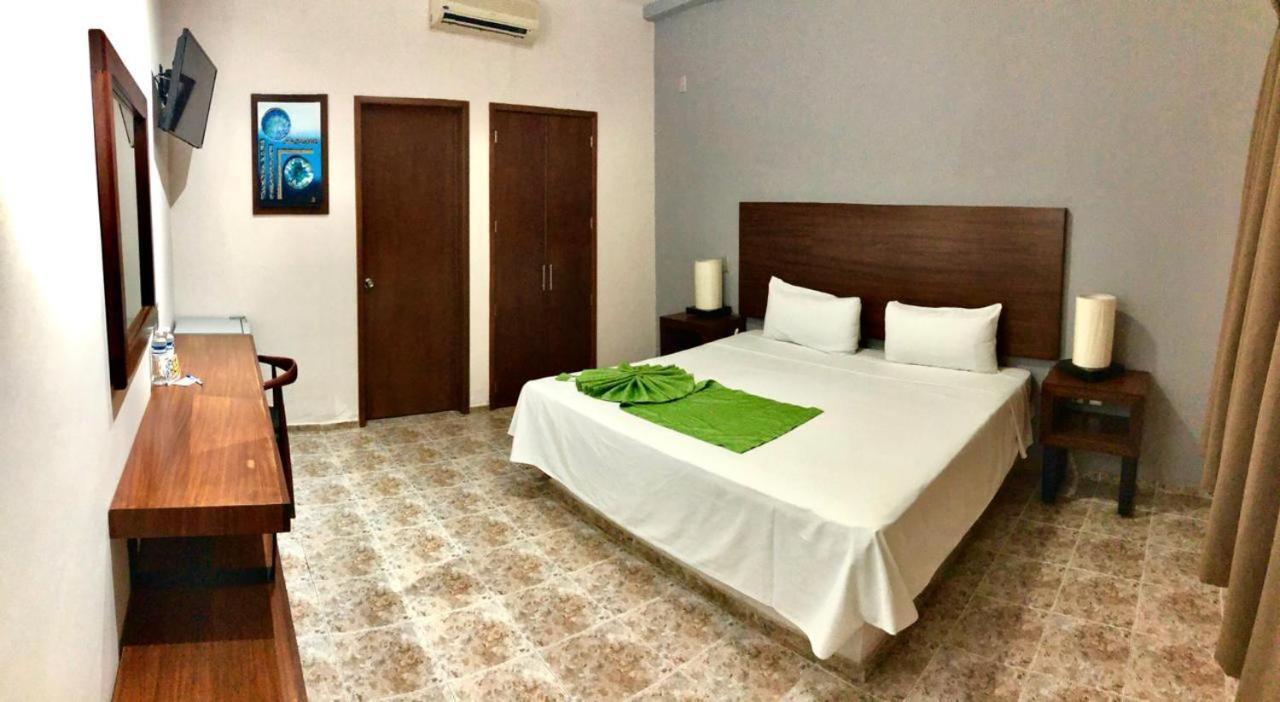 Hotel Del Camino Real *